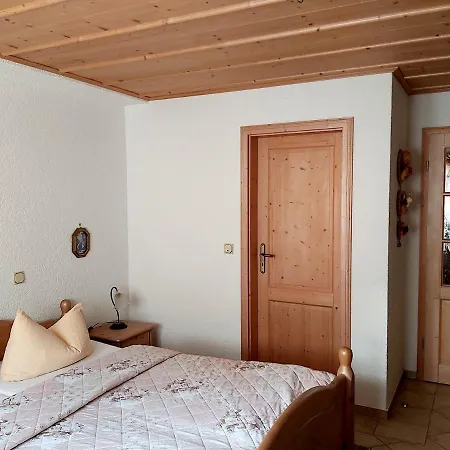 Und Eiscafe Frank Гостевой дом Leimbach (Wartburgkreis)