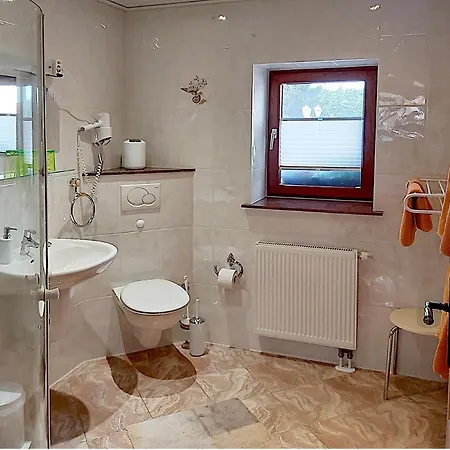 Und Eiscafe Frank Гостевой дом