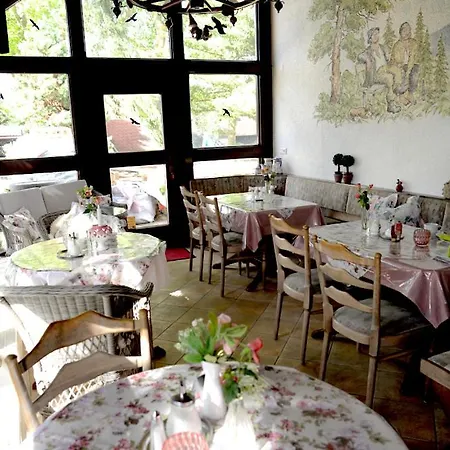 Und Eiscafe Frank Casa de hóspedes *