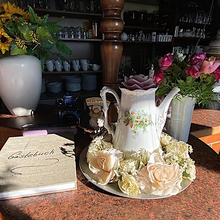 Und Eiscafe Frank Гостевой дом 3*