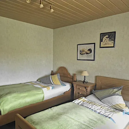 Und Eiscafe Frank Гостевой дом 3*